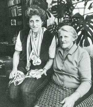 Jarmila s mamičkou.<br>Foto: Archív rodiny.